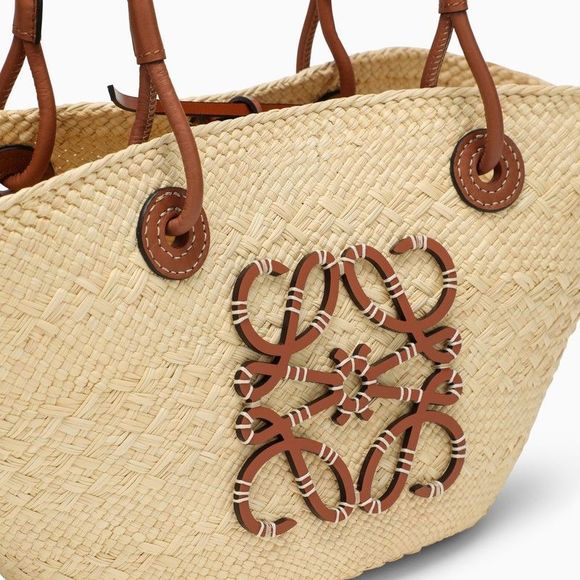 Loewe Medium Anagram Basket Tote In Iraca Palm - Picture 5 of 5